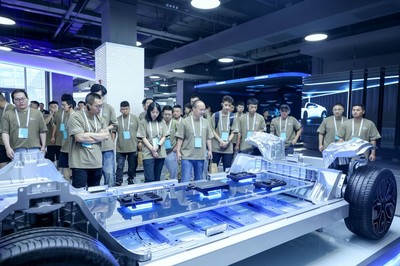 長安汽車智能接駁服務落戶重慶機場 多項智能化成果引關注